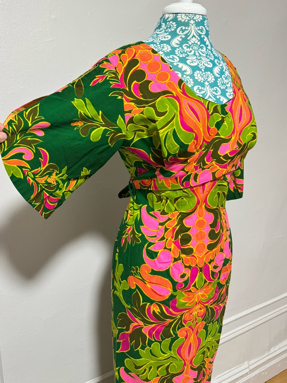Ja-Na of Hawaii Vintage 70s Botanical Green Print Kimono Style Dress - Picture 4 of 15